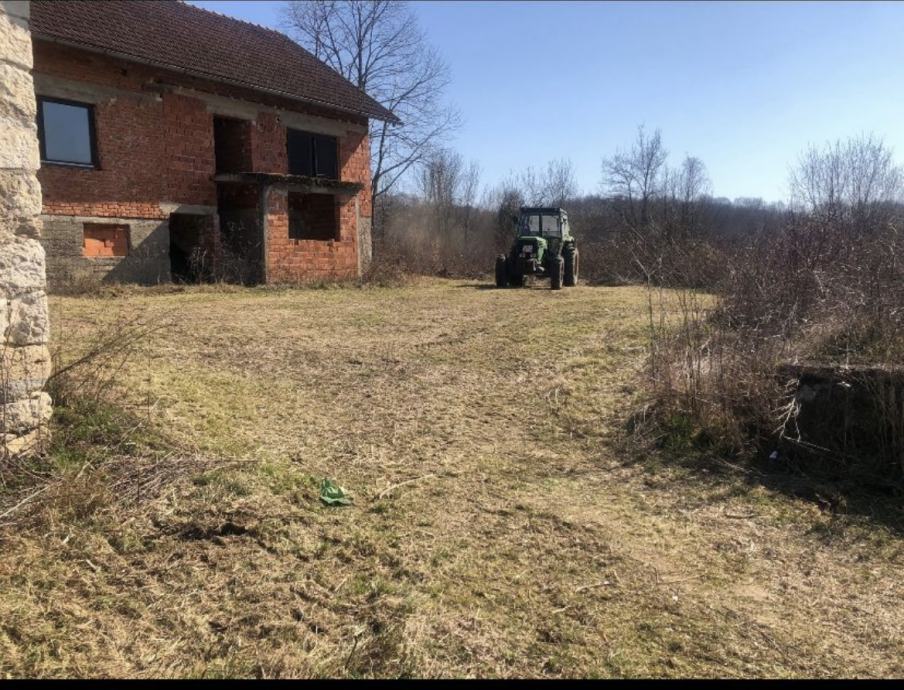 Agricultural land with house — Sisak-Moslavina, Glina